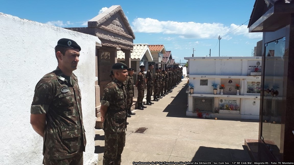 Comando e integrantes do 12º BE Cmb Bld lamentam a morte prematura